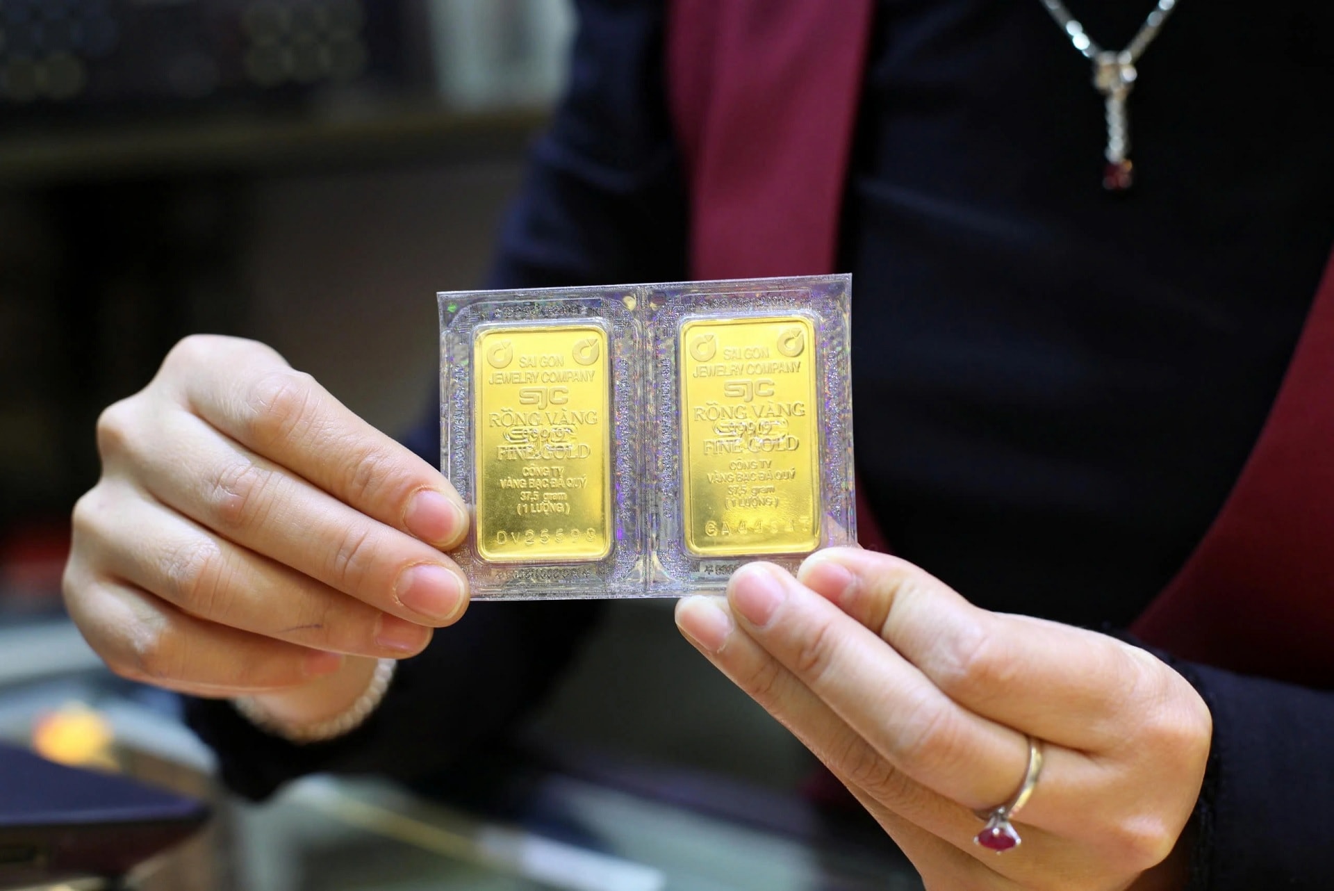 Giá vàng hôm nay (29-1): Đảo chiều tăng mạnh