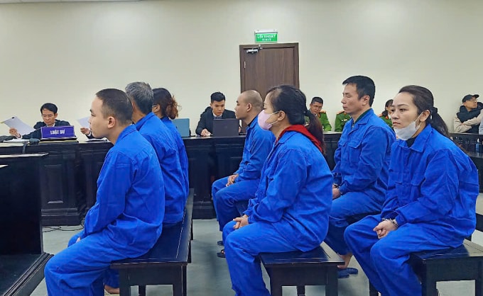 Các bị cáo tại TAND Hà Nội hôm 24/2. Ảnh: Danh Lam