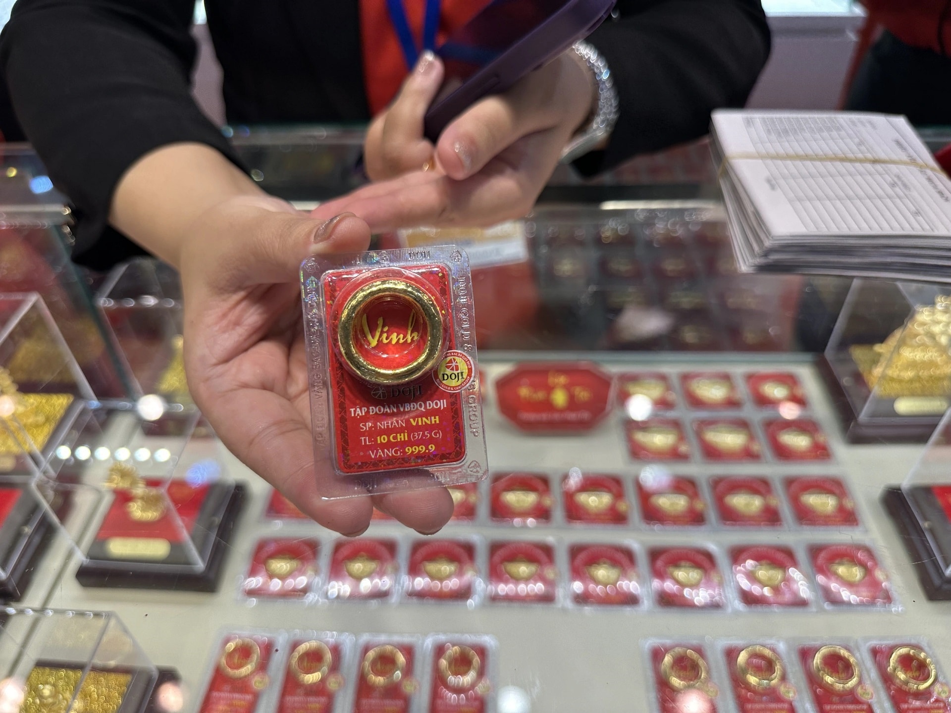 Giá vàng hôm nay (21-4): Giới chuyên gia chưa hết lạc quan về vàng