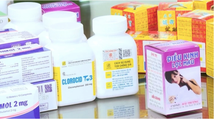 Hàng chục nhãn hiệu thuốc bị làm giả tinh vi. Ảnh:Lam Sơn