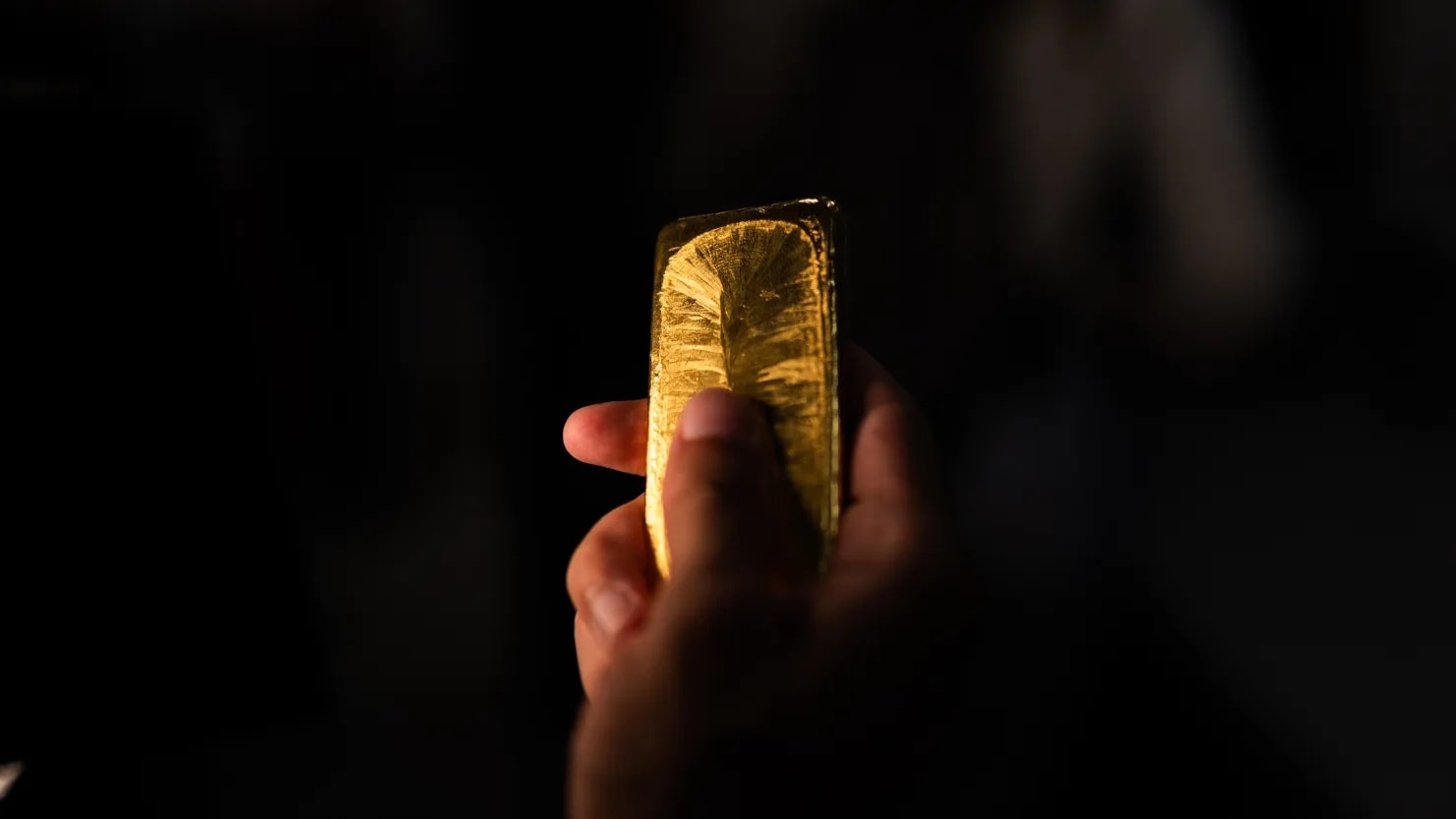 Giá vàng hôm nay (6-5): Thế giới tăng mạnh, trong nước giảm