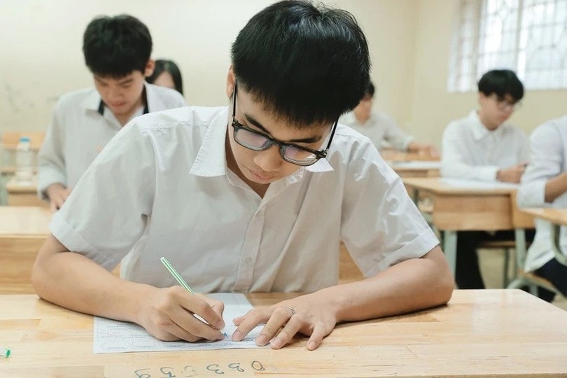 Thí sinh dự thi Tốt nghiệp Trung học phổ thông. (Ảnh: TTXVN). vna-potal-hon-1-trieu-thi-sinh-c.jpg