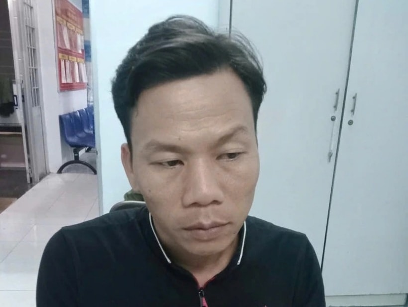 Nguyễn Chí Minh tại cơ quan điều tra. Ảnh: Tuổi Trẻ Online