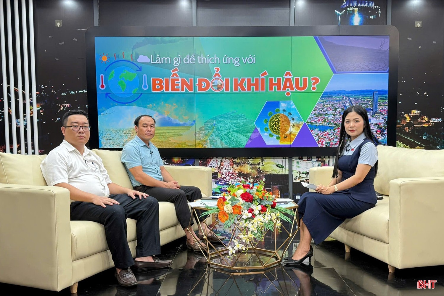 Chương trình Vấn đề hôm nay của Báo Hà Tĩnh phát sóng 2 kỳ mỗi tháng. bqbht_br_ba17caa8bf9d0bc3528c.jpg