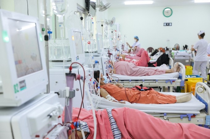Bệnh nhân chạy thận tại Bệnh viện Chợ Rẫy, TP HCM, tháng 3/2024. Ảnh: Phùng Tiên