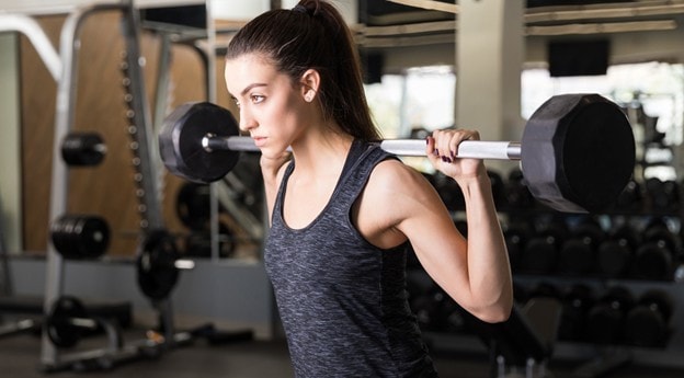 Khi nâng tạ lên xuống phía sau đầu, có thể gây ảnh hưởng đến cột sống cổ, thanh tạ đập vào sau gáy. Khi nâng tạ lên xuống phía sau đầu, có thể gây ảnh hưởng đến cột sống cổ, thanh tạ đập vào sau gáy.