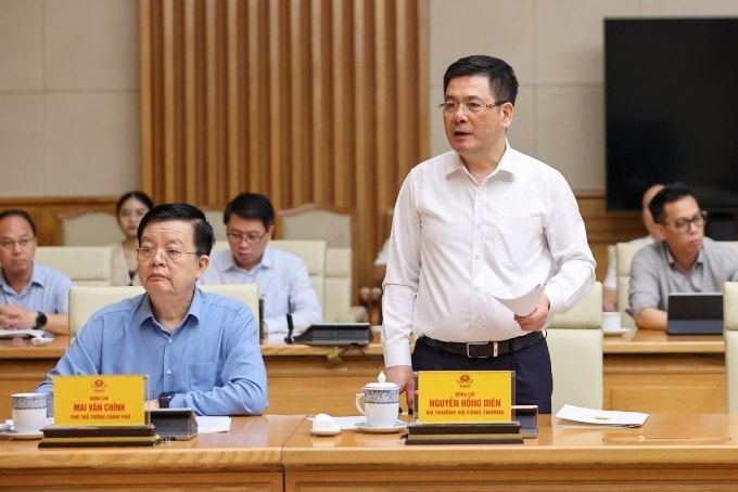 Bộ trưởng Bộ Công thương Nguyễn Hồng Diên phát biểu tại hội nghị, ngày 23/6. Ảnh: VGP