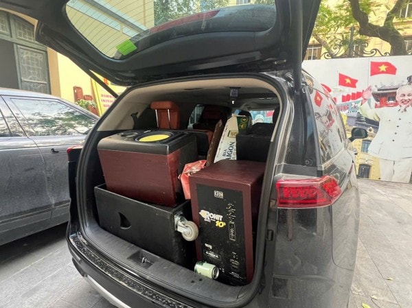 Đối tượng và tang vật trong vụ án.