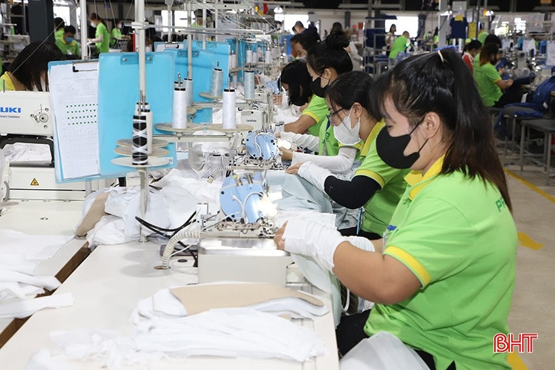 50% doanh nghiệp ngành chế biến - chế tạo nhận định sản xuất kinh doanh tốt hơn trong quý III so với quý trước. 50% doanh nghiệp ngành chế biến - chế tạo nhận định sản xuất kinh doanh tốt hơn trong quý III so với quý trước.