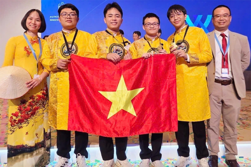 Đoàn Việt Nam tham dự Kỳ thi Olympic Hóa học Quốc tế 2025. 4-4-hoc-sinh-viet-nam-gianh-huy-chuong-vang-olympic-hoa-hoc-quoc-te-2025-bao-giao-duc-va-thoi-dai-online-07-14-2025-08-21-am.png