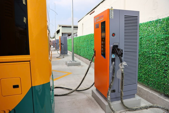 Hệ thống trạm sạc xe buýt điện do Phương Trang - Futa Bus Lines đầu tư ở TP HCM. Ảnh: Quỳnh Trần