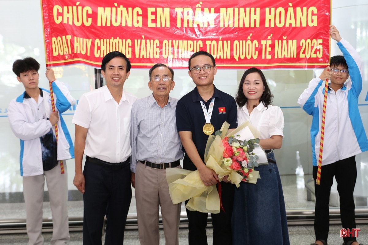 Gia đình chúc mừng em Trần Minh Hoàng. bqbht_br_img-1133.jpg