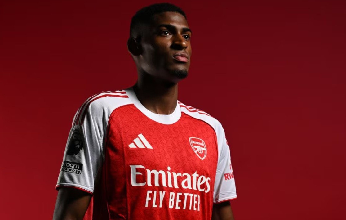 Cristhian Mosquera (Valencia sang Arsenal): 