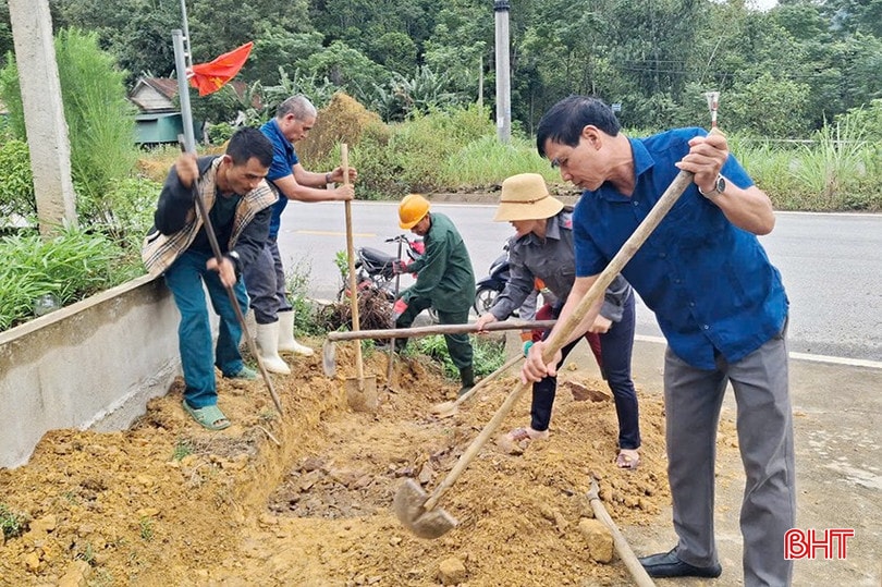 Các xã không thuộc diện sáp nhập triển khai sôi nổi các phong trào thi đua sản xuất, xây dựng nông thôn mới để chào mừng ngày hội lớn. bqbht_br_5.jpg
