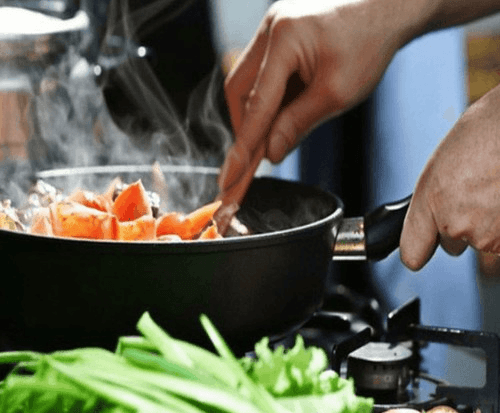 Thực hiện ăn chín uống sôi để phòng ngừa và hạn chế nguy cơ mắc tả biển.