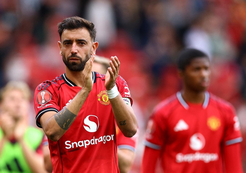 Bruno Fernandes giữ băng đội trưởng và là thủ lĩnh hàng tiền vệ của MU trong những năm qua. Anh được 