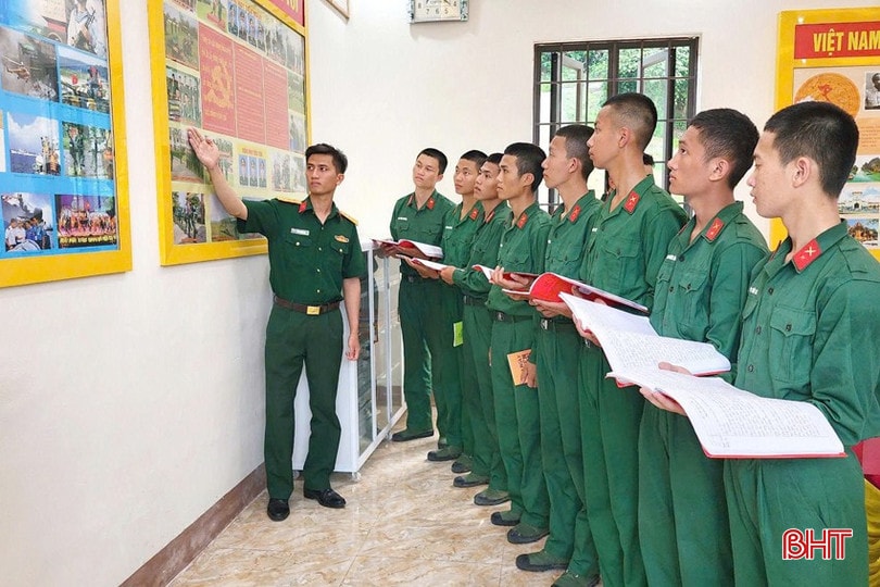 Những người lính trẻ ở Trung đoàn 841 học tập, rèn luyện phẩm chất đạo đức, bản lĩnh chính trị để góp phần thực hiện tốt mọi nhiệm vụ được giao và xây dựng bqbht_br_2.jpg