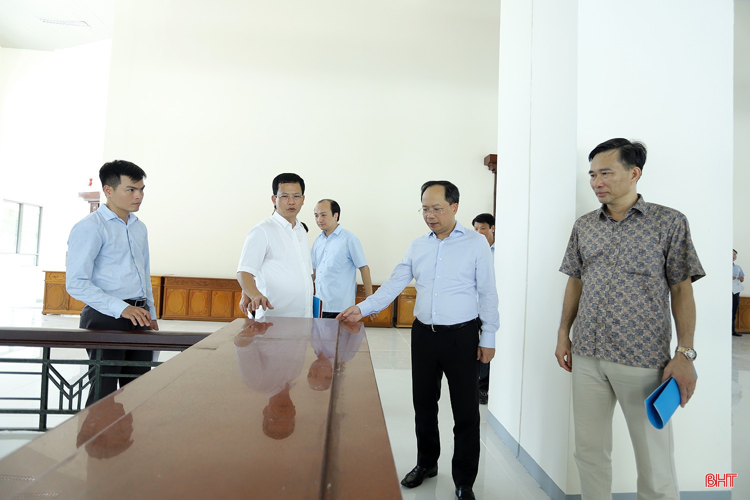 Bí thư Tỉnh ủy Nguyễn Duy Lâm yêu cầu chủ đầu tư đẩy nhanh việc hoàn thành công trình cải tạo, nâng cấp, sửa chữa Trung tâm Văn hóa - Điện ảnh tỉnh. bqbht_br_dai-hoi-dang-bo-tinh-1.jpg