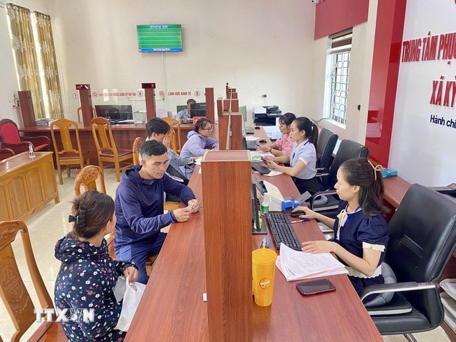 Trung tâm phục vụ hành chính công xã Kỳ Thượng (tỉnh Hà Tĩnh). (Ảnh: Hữu Quyết/TTXVN) Trung tâm phục vụ hành chính công xã Kỳ Thượng (tỉnh Hà Tĩnh). (Ảnh: Hữu Quyết/TTXVN)