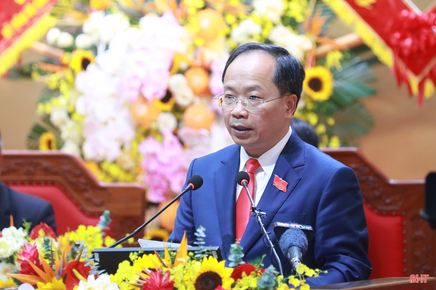 Đồng chí Nguyễn Duy Lâm - Bí thư Tỉnh ủy trình bày tóm tắt Báo cáo chính trị tại Đại hội. bqbht_br_bi-thu-goc-moi.jpg