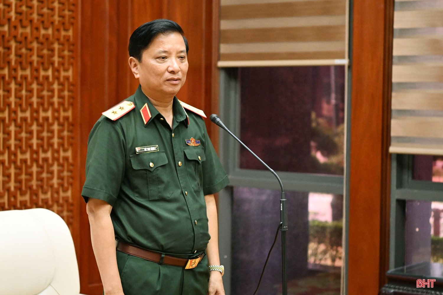 Trung tướng Hà Thọ Bình gửi lời cảm ơn tình cảm mà Đảng bộ, chính quyền và Nhân dân Hà Tĩnh đã dành cho lực lượng vũ trang Quân khu 4. bqbht_br_z9a-9330.jpg