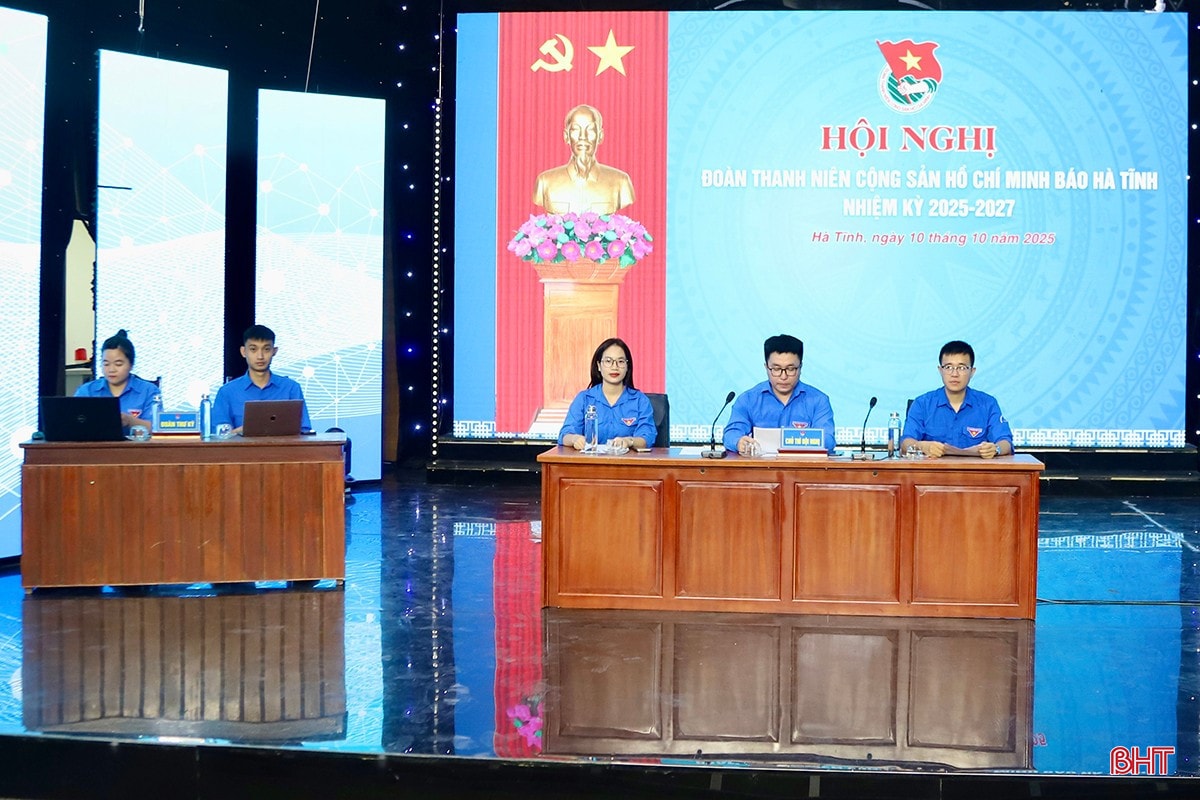 Đoàn chủ tịch điều hành hội nghị. bqbht_br_img-0192.jpg