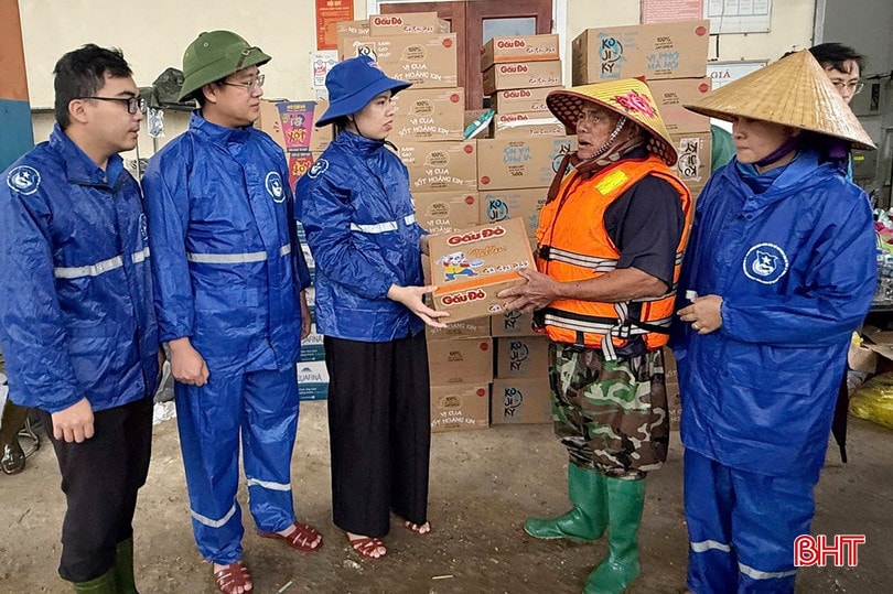 Đoàn tổ chức trao quà tập trung cho người dân tại các điểm an toàn bqbht_br_1-1081.jpg