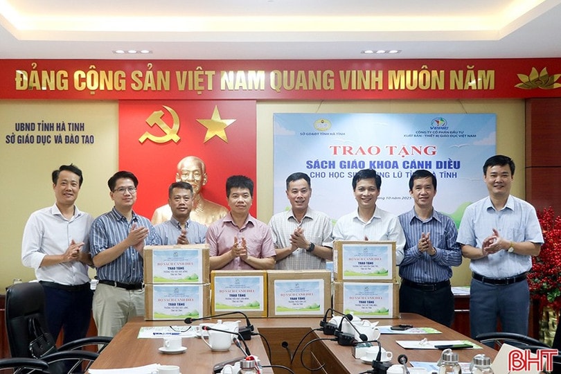 Hà Tĩnh đã tiếp nhận gần 30.500 bản sách giáo khoa cho học sinh vùng lũ. 26.jpg