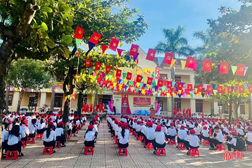 UBND xã Kỳ Văn phối hợp Công an xã và Trường TH - THCS Kỳ Trung tổ chức tuyên truyền PBGDPL. bqbht_br_phap-luat-truong-hoc.jpg