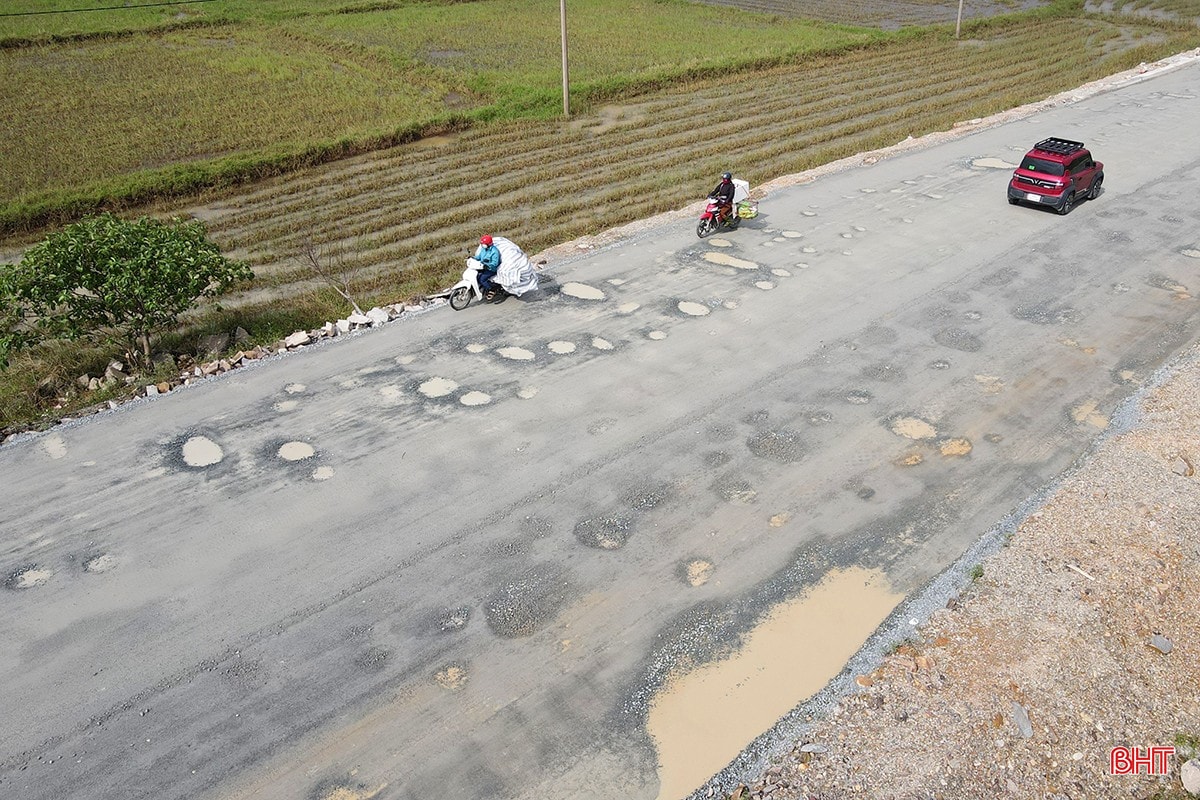 bqbht_br_nang-cap-quoc-lo-1-o-ha-tinh-10ce.jpg