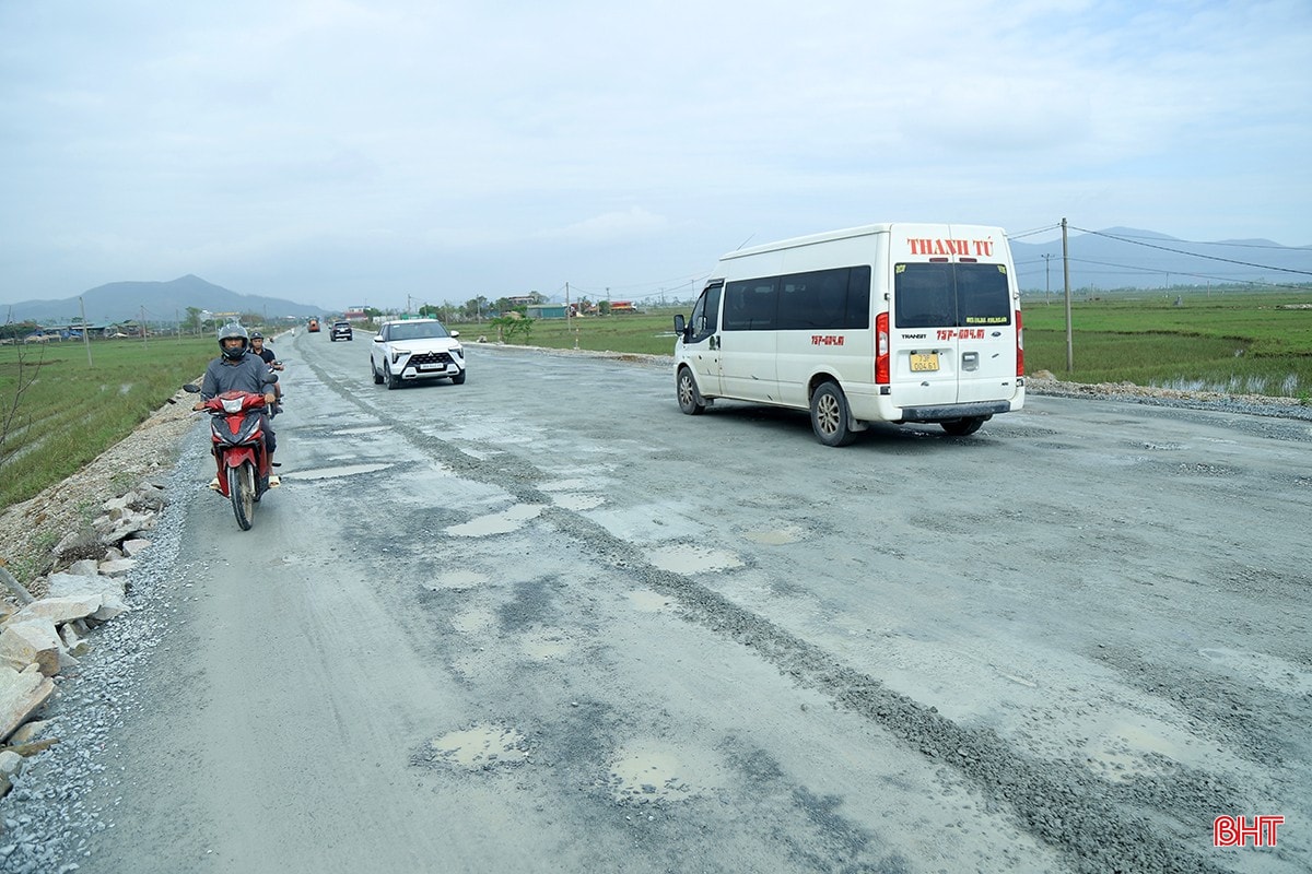 bqbht_br_nang-cap-quoc-lo-1-o-ha-tinh-4.jpg