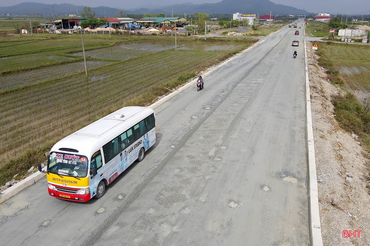 bqbht_br_nang-cap-quoc-lo-1-o-ha-tinh-10b.jpg