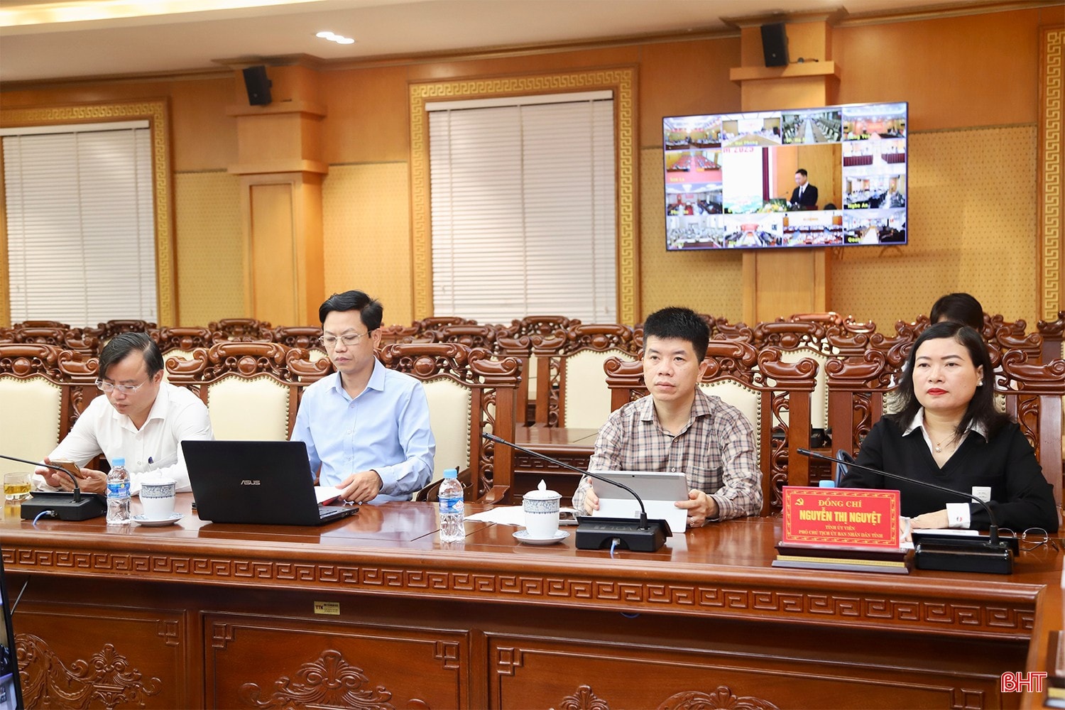 Phó Chủ tịch UBND tỉnh Nguyễn Thị Nguyệt và lãnh đạo các sở, ban, ngành tham dự hội nghị. bqbht_br_img-7609-copy.jpg