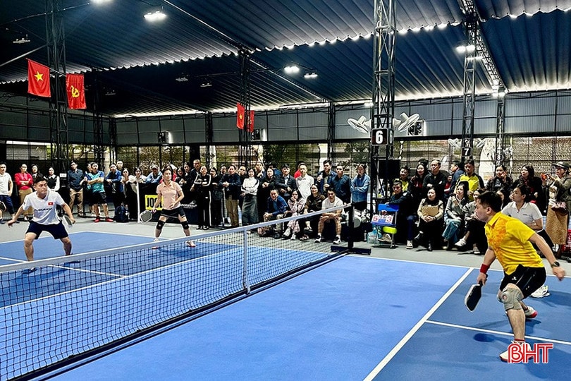 Giải thể thao là hoạt động thường niên của Khối thi đua các cơ quan tổng hợp, khoa học, văn hóa, xã hội nhằm duy trì và phát triển phong trào rèn luyện thể dục thể thao trong cán bộ, công chức, viên chức và người lao động, hưởng ứng Cuộc vận động “Toàn dân rèn luyện thân thể theo gương Bác Hồ vĩ đại”; tạo điều kiện giao lưu, thắt chặt quan hệ phối hợp công tác giữa các đơn vị trong khối. bqbht_br_z7274243152586-de12f3754f59a3252198796be630df6c.jpg