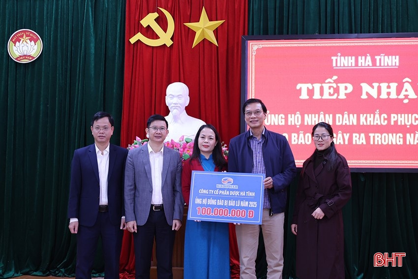 Công ty Cổ phần Dược Hà Tĩnh ủng bộ đồng bào bị thiệt hại bởi thiên tai tại miền Trung – Tây Nguyên 100 triệu đồng.