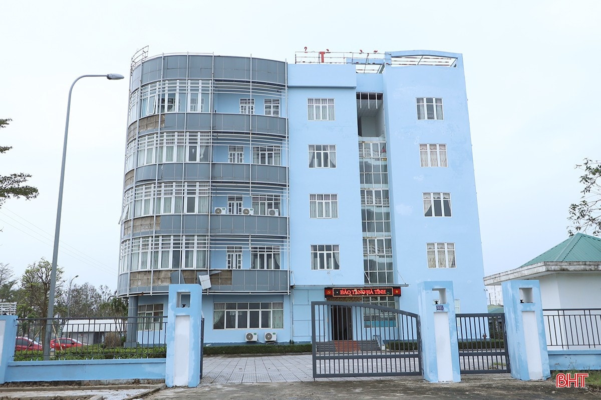 Bảo tàng Hà Tĩnh hiện nay đang sử dụng chung tòa nhà Thư viện tỉnh. bqbht_br_1.jpg