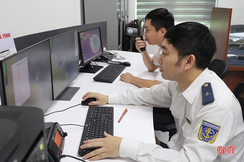 Cảng vụ Hàng hải Hà Tĩnh theo dõi phương tiện vào ra tại cảng Vũng Áng qua phần mềm. bqbht_br_667.jpg