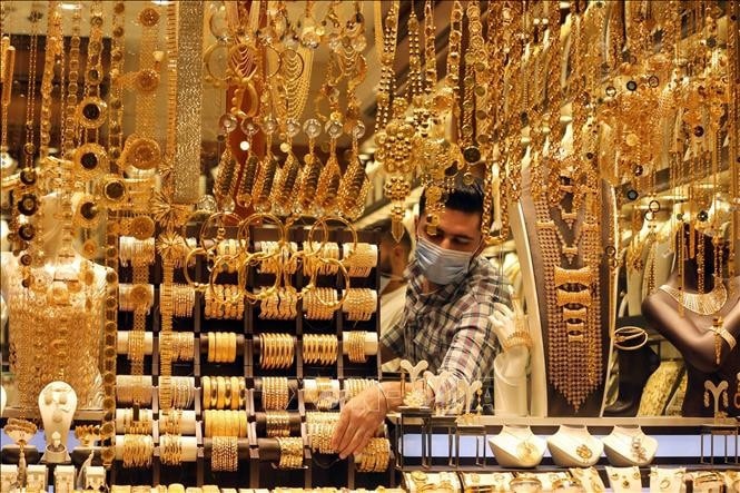 Trang sức được bày bán tại tiệm kim hoàn ở Baghdad, Iraq. Ảnh: THX/TTXVN