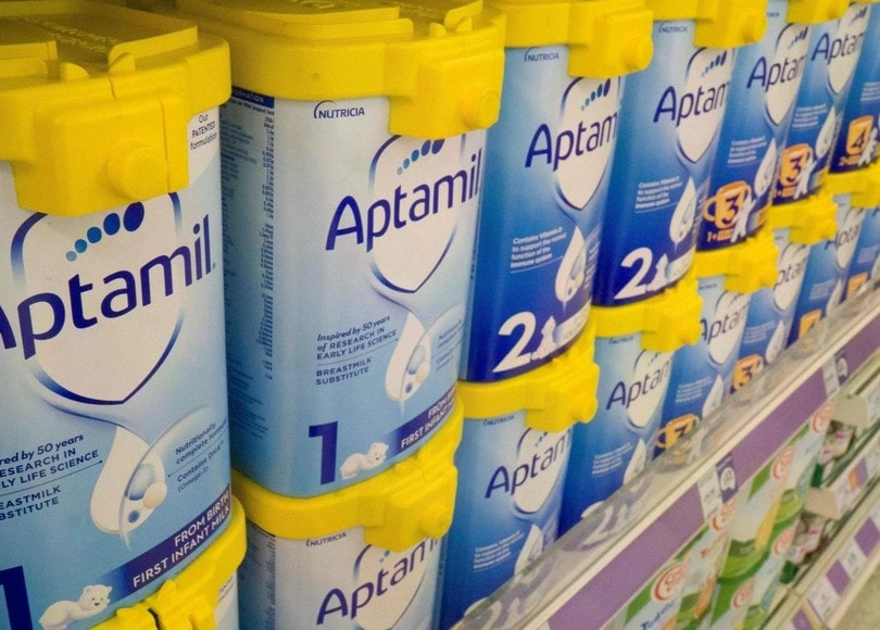 Nhiều quốc gia đã triển khai các đợt thu hồi một số lô sữa Aptamil. Ảnh: Alamy.