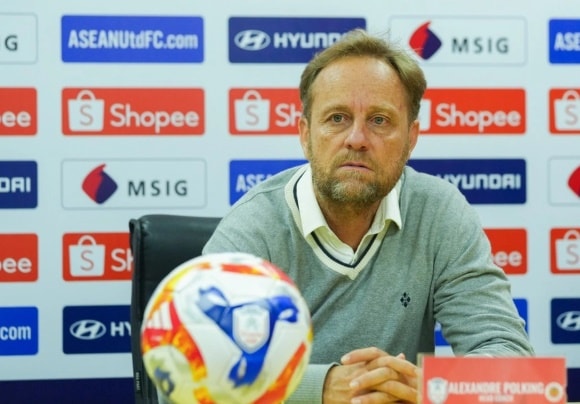 HLV Polking chia sẻ về tình hình của Đình Bắc sau trận thắng 6-1