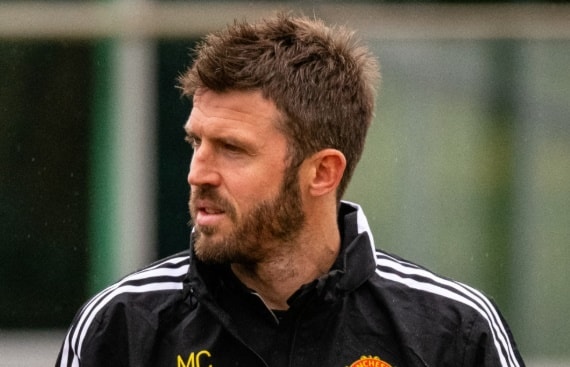 Michael Carrick sẽ đối mặt với thử thách lớn khi dẫn dắt MU đối đầu Tottenham của Thomas Frank.