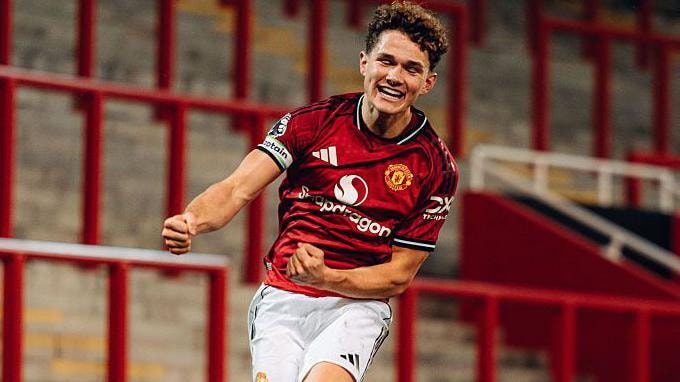 Jacob Devaney là cái tên đáng mong đợi của MU.