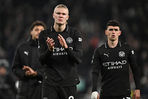 Các cầu thủ Man City thi đấu thiếu gắn kết trên sân khách.