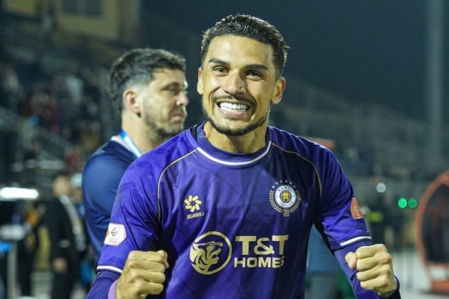 Đỗ Hoàng Hên tỏa sáng trong màu áo Hà Nội FC tại V.League.