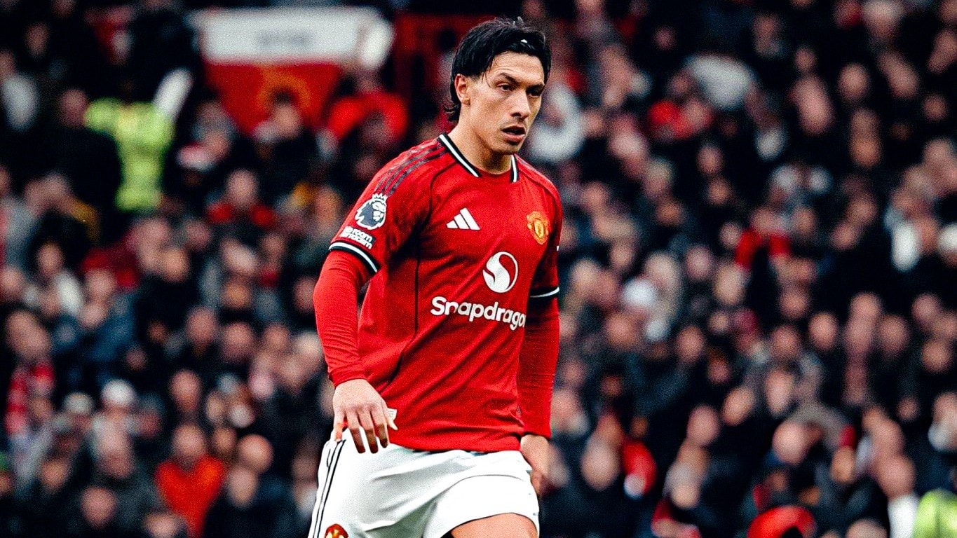 Lisandro Martinez mở khóa thế trận từ tuyến phòng ngự cho Manchester United.