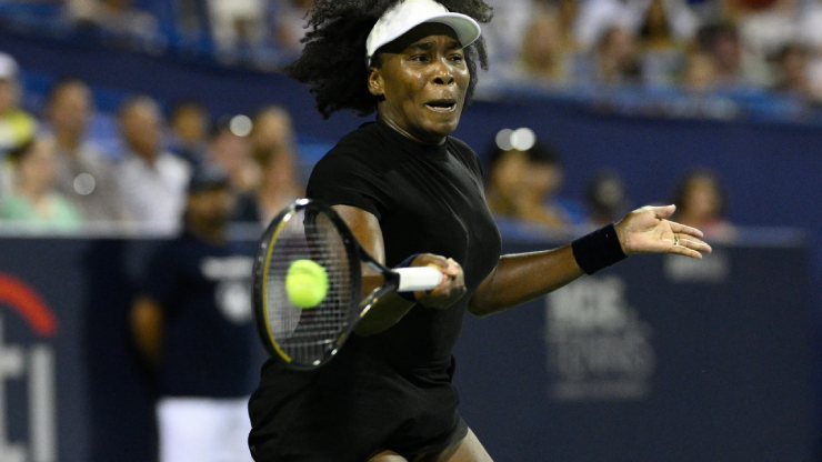 Venus Williams vẫn bền bỉ thi đấu ở tuổi 45