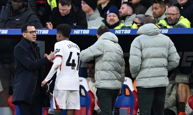 Các cầu thủ Chelsea tập luyện chuẩn bị cho trận gặp Leeds tại Stamford Bridge