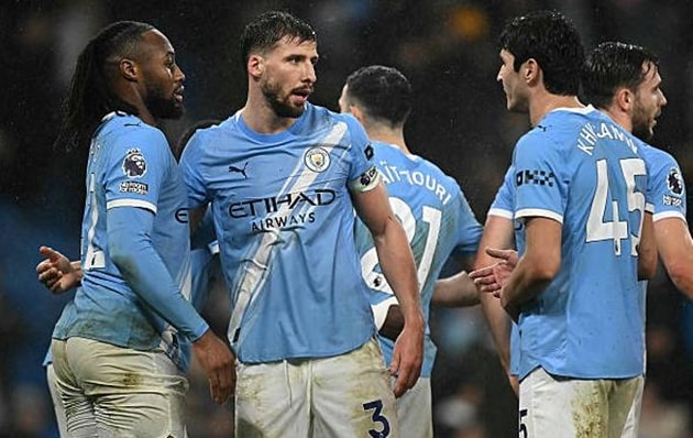 Manchester City hiện chỉ còn kém Arsenal 3 điểm trên bảng xếp hạng.