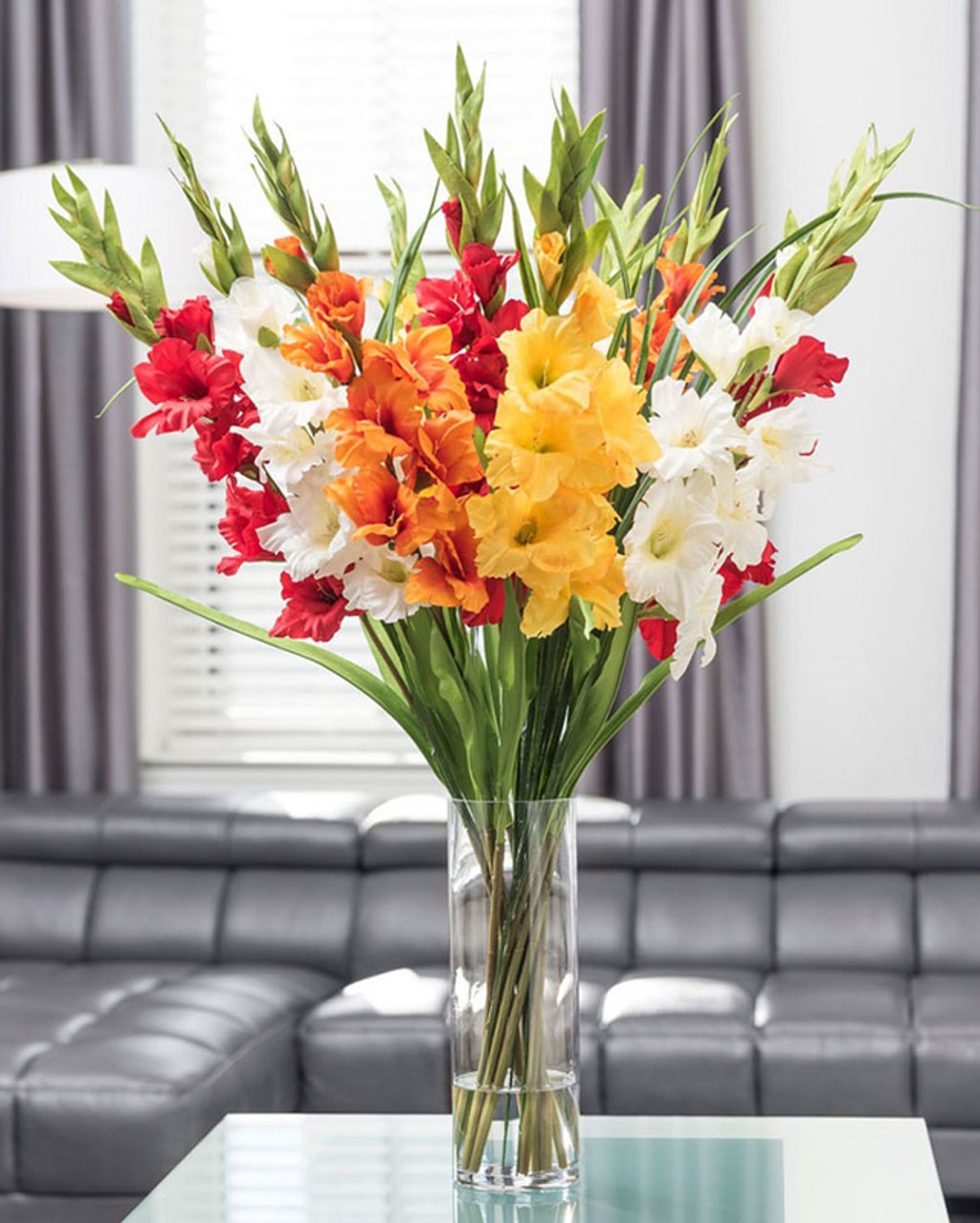 Mách bạn 5 cách cắm hoa đẹp mắt trong ngày Tết trên bàn thờ