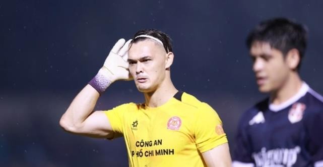 Thủ môn Patrik Lê Giang đang có phong độ ổn định trong màu áo CLB Công an TP.HCM.